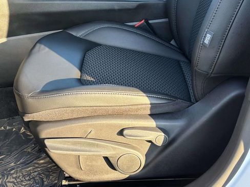 New 2026 Jeep Compass Latitude image 13