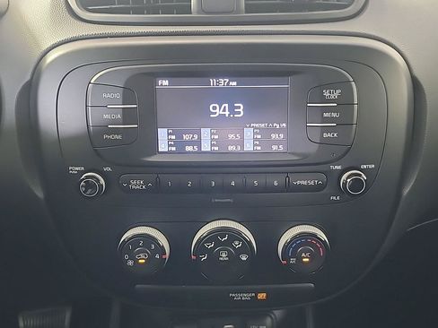 Used 2017 Kia Soul FWD image 26
