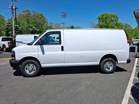 Used 2021 Chevrolet Express 2500 RWD image 5