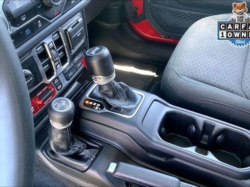 Used 2024 Jeep Wrangler Unlimited Rubicon 4xe AWD/4WD image 17