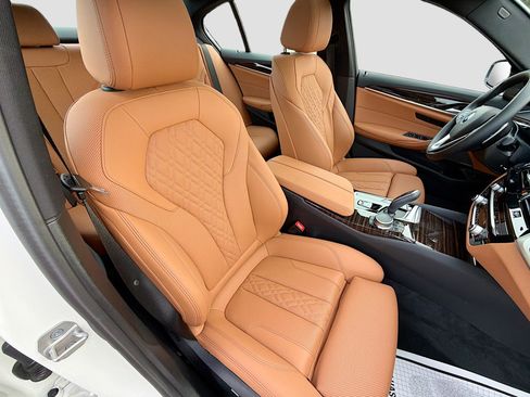 Used 2023 BMW 530i w/ Premium Package image 15