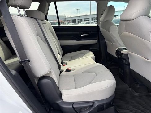 Used 2025 Toyota Grand Highlander FWD image 13
