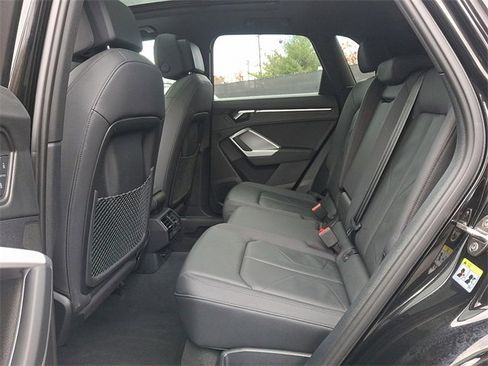Used 2019 Audi Q3 2.0T Premium image 10