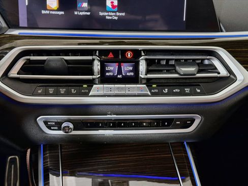 Used 2020 BMW X7 xDrive40i w/ M Sport Package AWD/4WD image 19