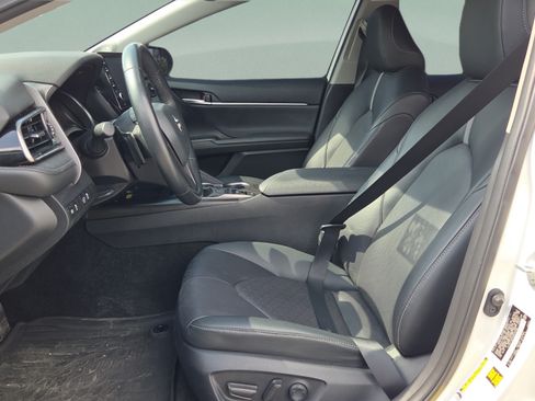 Certified 2022 Toyota Camry XSE FWD image 9
