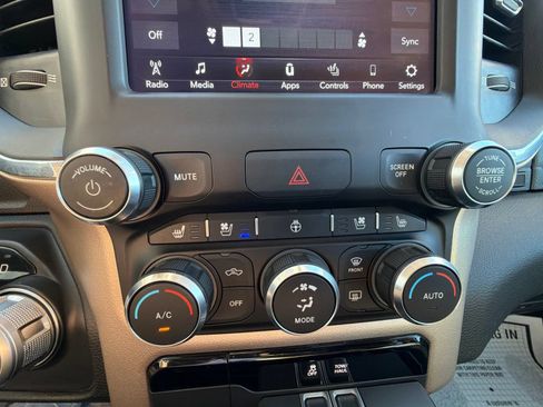 Used 2019 RAM 1500 Laramie AWD/4WD image 21