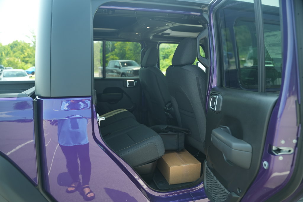New 2026 Jeep Gladiator Sport AWD/4WD image 19