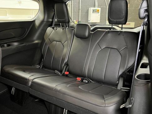 New 2026 Chrysler Pacifica Select image 20