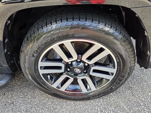 Used 2018 Toyota 4Runner Limited AWD/4WD image 9