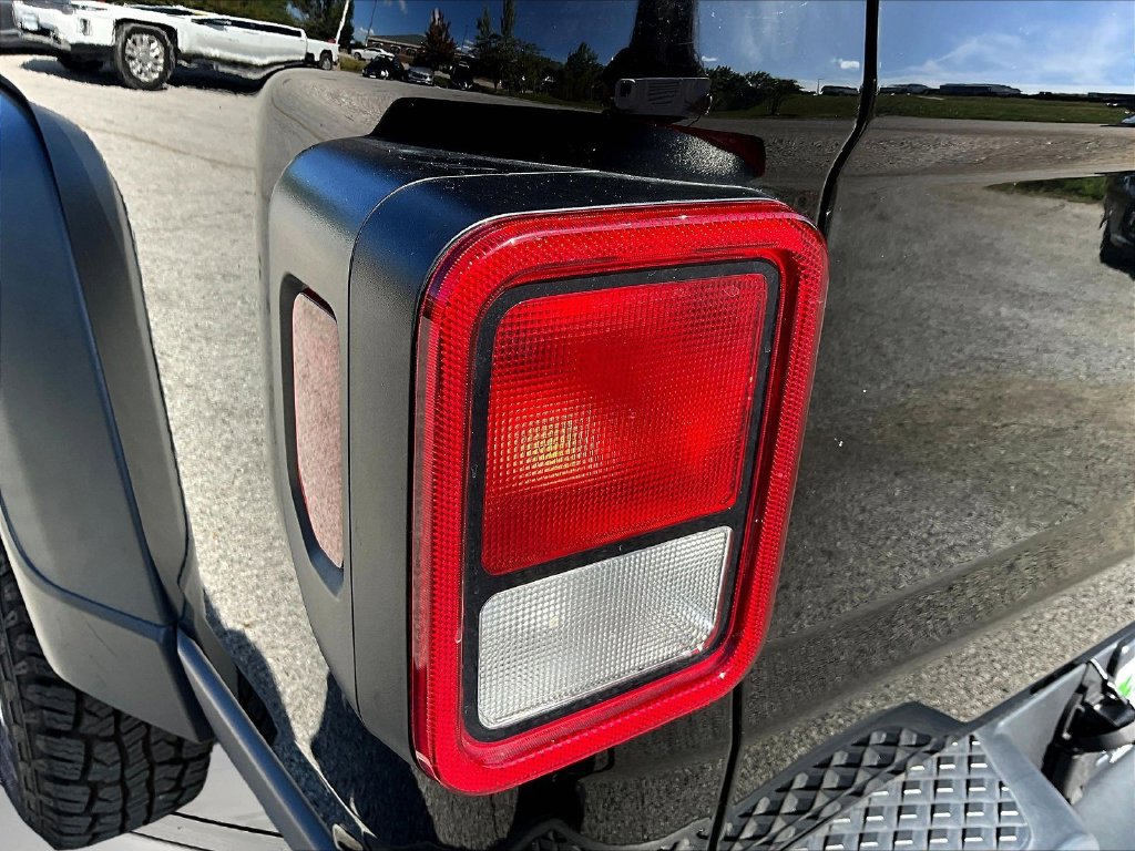 Used 2023 Jeep Gladiator Sport AWD/4WD image 24
