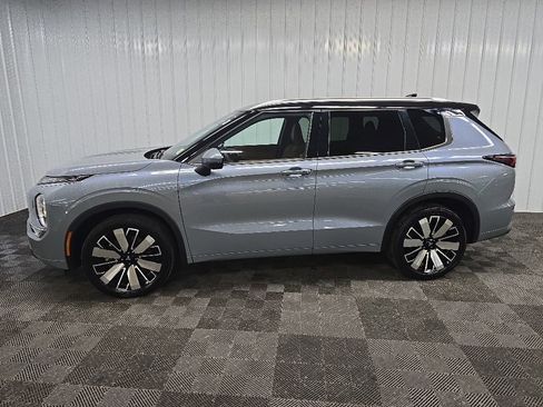 Used 2025 Mitsubishi Outlander SEL AWD/4WD image 5