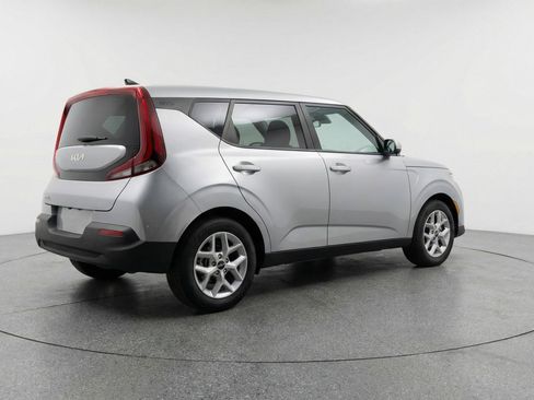 Used 2025 Kia Soul LX w/ LX Technology Package image 9