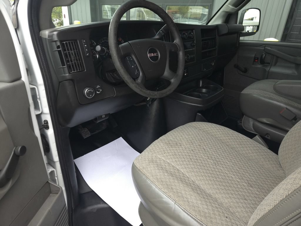 Used 2017 GMC Savana 3500 RWD image 12