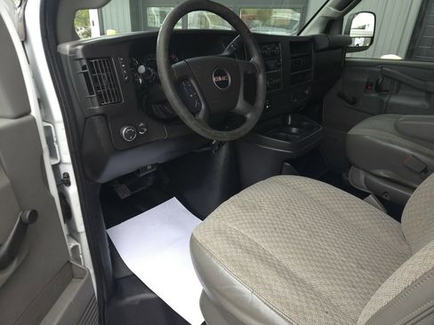 Used 2017 GMC Savana 3500 image 12
