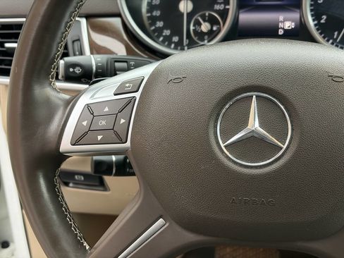 Used 2015 Mercedes-Benz GL 450 GL 450 4MATIC AWD 4dr SUV image 24