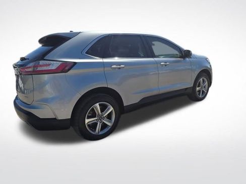 Certified 2022 Ford Edge SEL w/ Convenience Package image 3