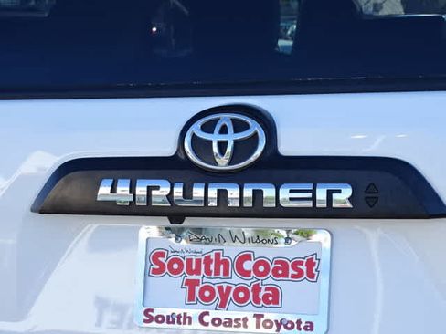 Certified 2024 Toyota 4Runner TRD Off-Road Premium w/ Moonroof Package AWD/4WD image 11