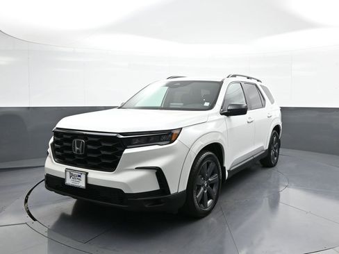 Certified 2023 Honda Pilot Sport image 1