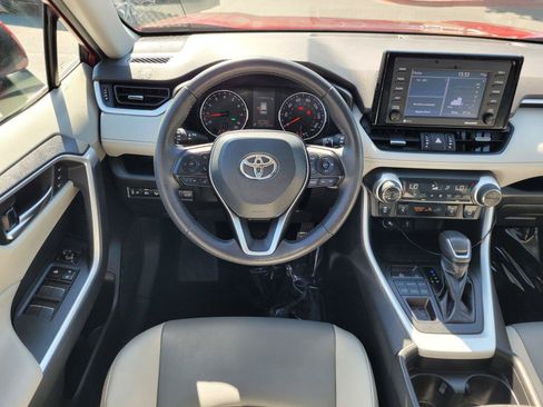 Used 2021 Toyota RAV4 XLE Premium AWD/4WD image 19