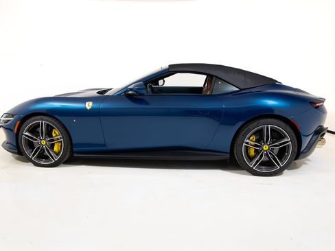 Certified 2025 Ferrari Roma Spider RWD image 29