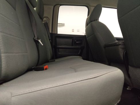 Used 2018 RAM 1500 Express AWD/4WD image 19