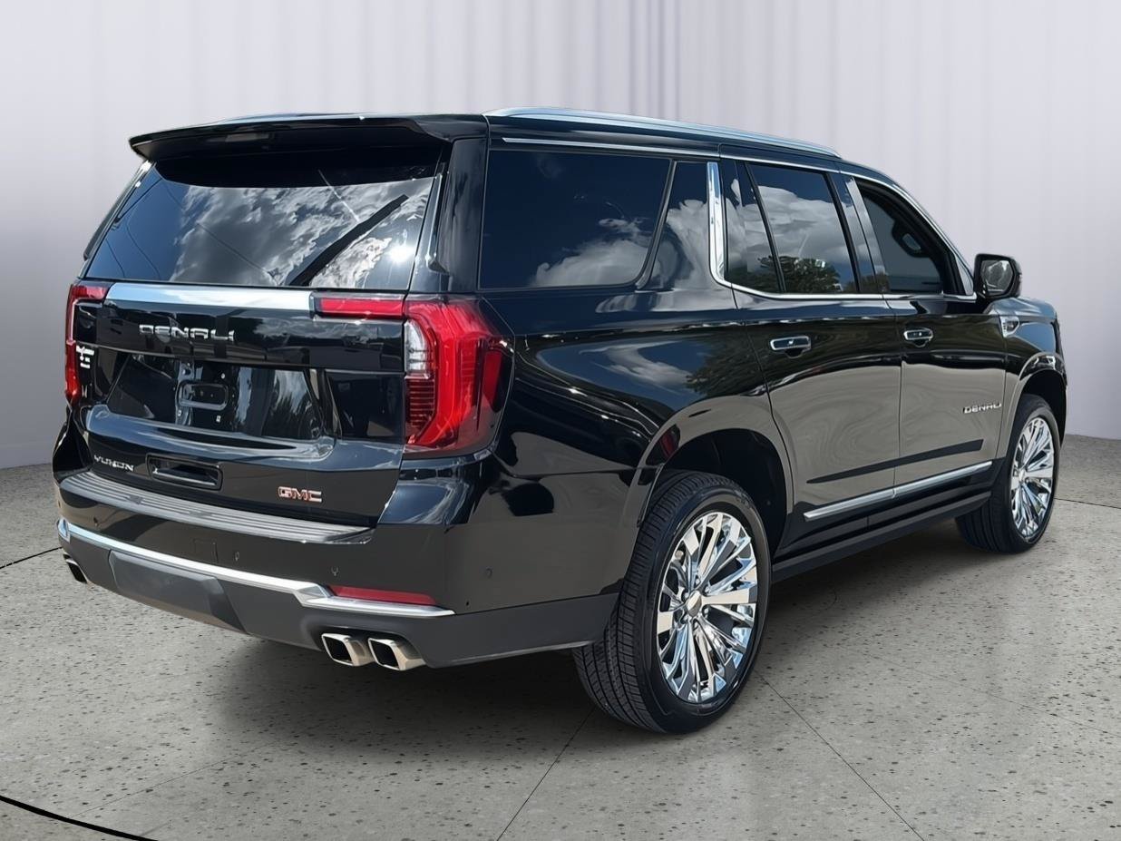 Used 2026 GMC Yukon Denali w/ Sun & Power Step Package AWD/4WD image 5
