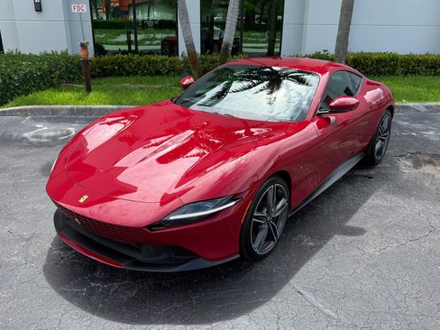 Used 2021 Ferrari Roma RWD image 9