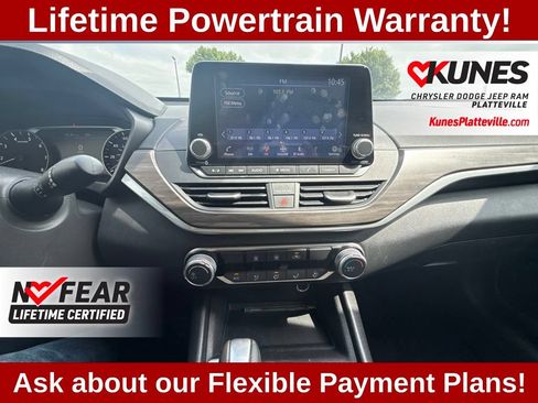 Used 2025 Nissan Altima 2.5 SV FWD image 23