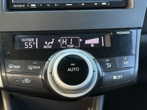 Used 2012 Toyota Prius V Three image 19