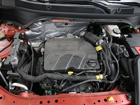 Used 2024 Chevrolet Trax RS w/ Sunroof Package FWD image 16
