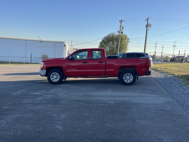 Used 2017 Chevrolet Silverado 1500 W/T w/ Trailering Package AWD/4WD image 6