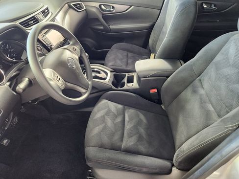 Used 2016 Nissan Rogue SV w/ SV Premium Package AWD/4WD image 12