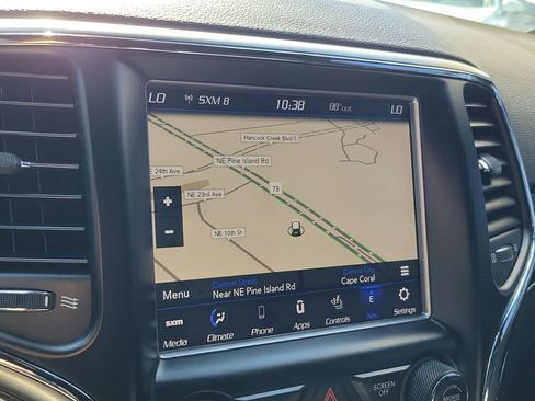 Used 2018 Jeep Grand Cherokee Limited RWD image 29