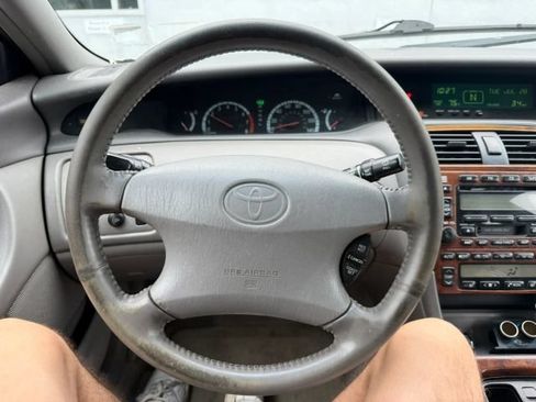 Used 2000 Toyota Avalon XL FWD image 16