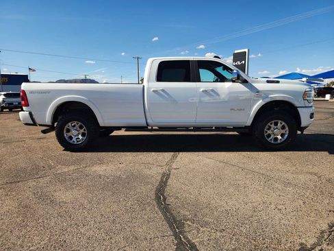 Used 2022 RAM 2500 Laramie AWD/4WD image 4