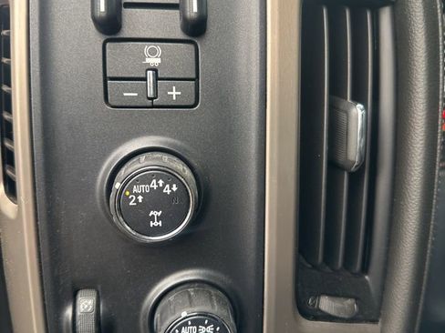 Used 2018 GMC Sierra 2500 Denali w/ Duramax Plus Package image 31