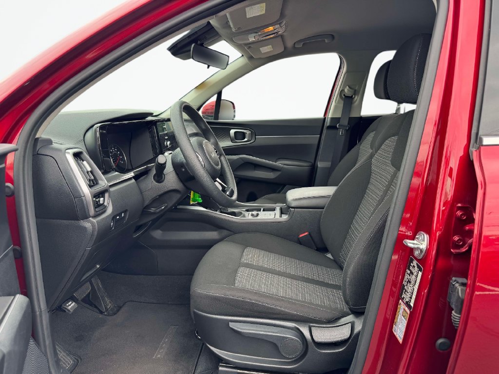 Certified 2023 Kia Sorento LX AWD/4WD image 18