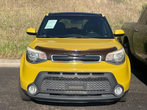 Used 2015 Kia Soul + w/ Primo Package FWD image 2