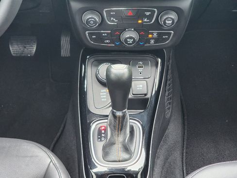 Used 2018 Jeep Compass Limited w/ Navigation Group image 16