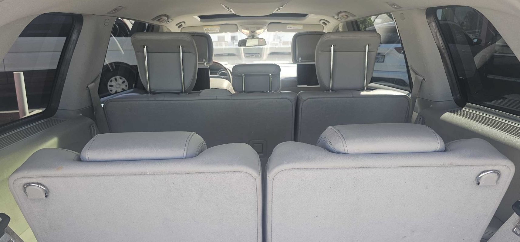 Used 2011 Mercedes-Benz GL 550 4MATIC image 24