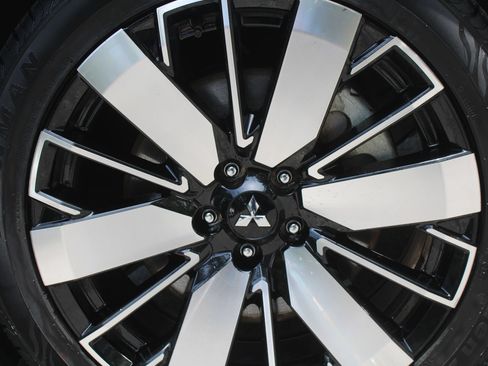 Used 2025 Mitsubishi Outlander SE AWD/4WD image 18