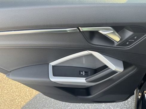 Used 2025 Audi Q3 2.0T Premium image 35