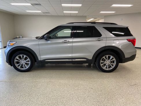 Used 2023 Ford Explorer XLT w/ Equipment Group 202A image 13