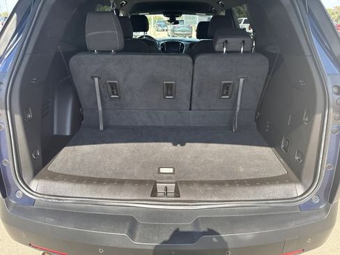 Used 2022 Chevrolet Traverse LT image 21