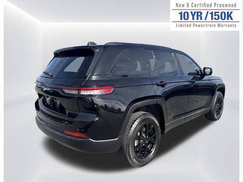 Used 2025 Jeep Grand Cherokee Altitude image 6