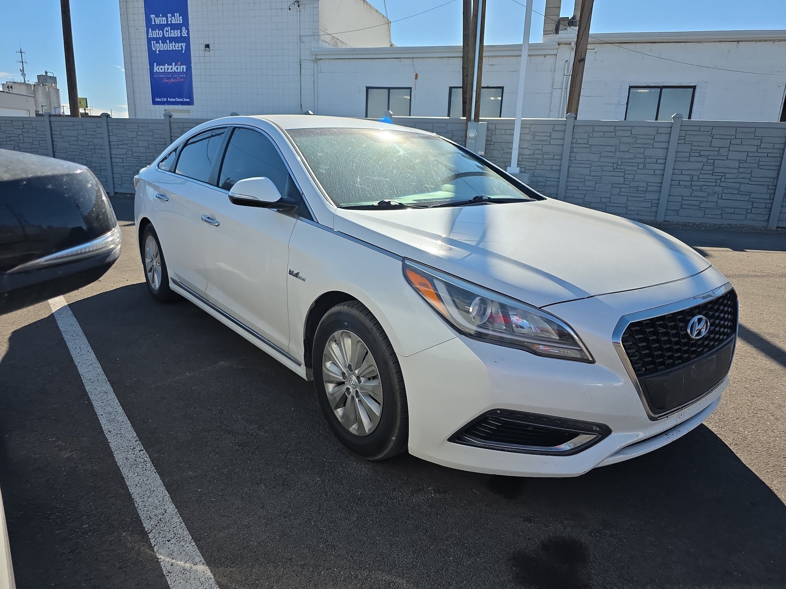 Used 2016 Hyundai Sonata SE FWD image 1