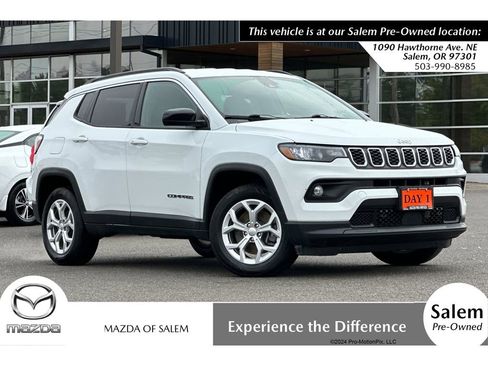 Used 2024 Jeep Compass Latitude image 1