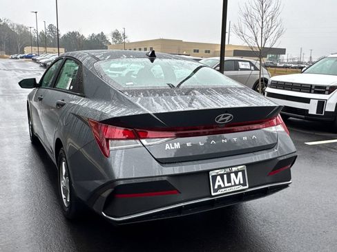New 2026 Hyundai Elantra SE image 3