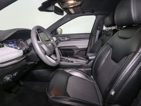 Used 2023 Jeep Compass Latitude w/ Convenience Group AWD/4WD image 38
