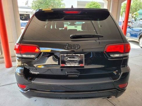 Certified 2022 Jeep Grand Cherokee Laredo X AWD/4WD image 12